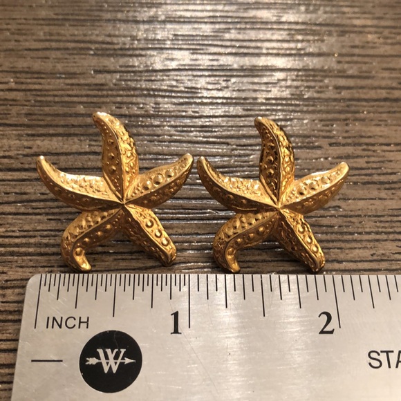 Avon 1987 Starfish Goldtone Metal Earrings - Picture 9 of 13